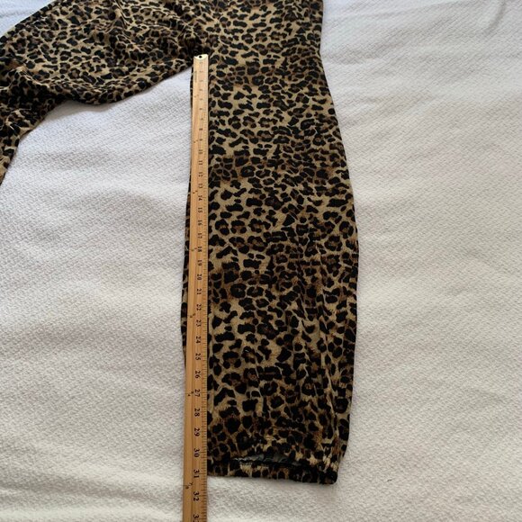 NEW Suzanne Betro cheetah animal print sleeveless stretch v-neck jumpsuit romper - Picture 8 of 8
